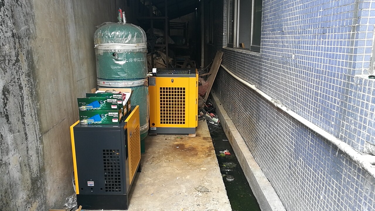 螺桿空壓機安裝后調(diào)試應(yīng)該注意哪些事項?